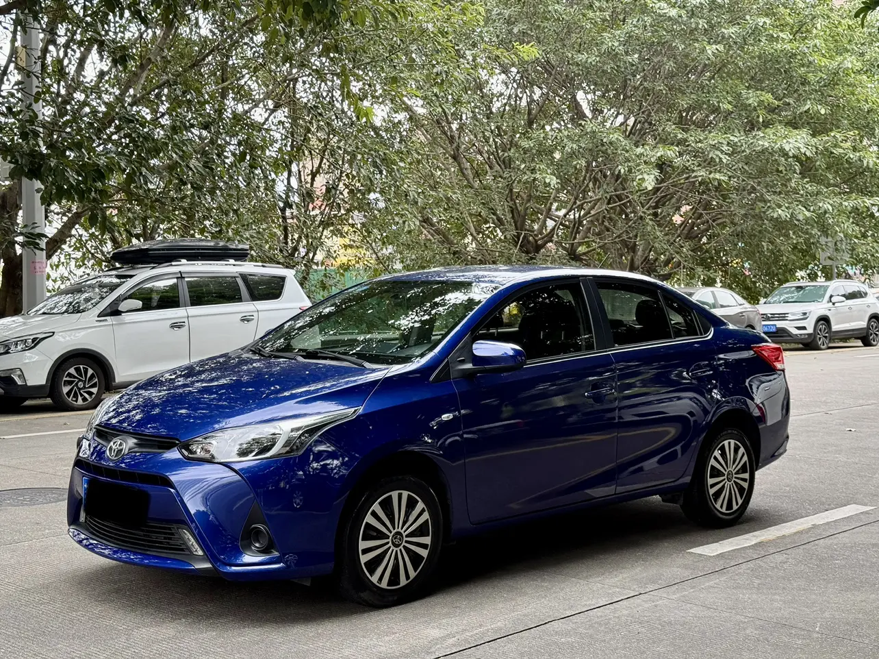 Toyota YARiS L Enjoy  из Китая
