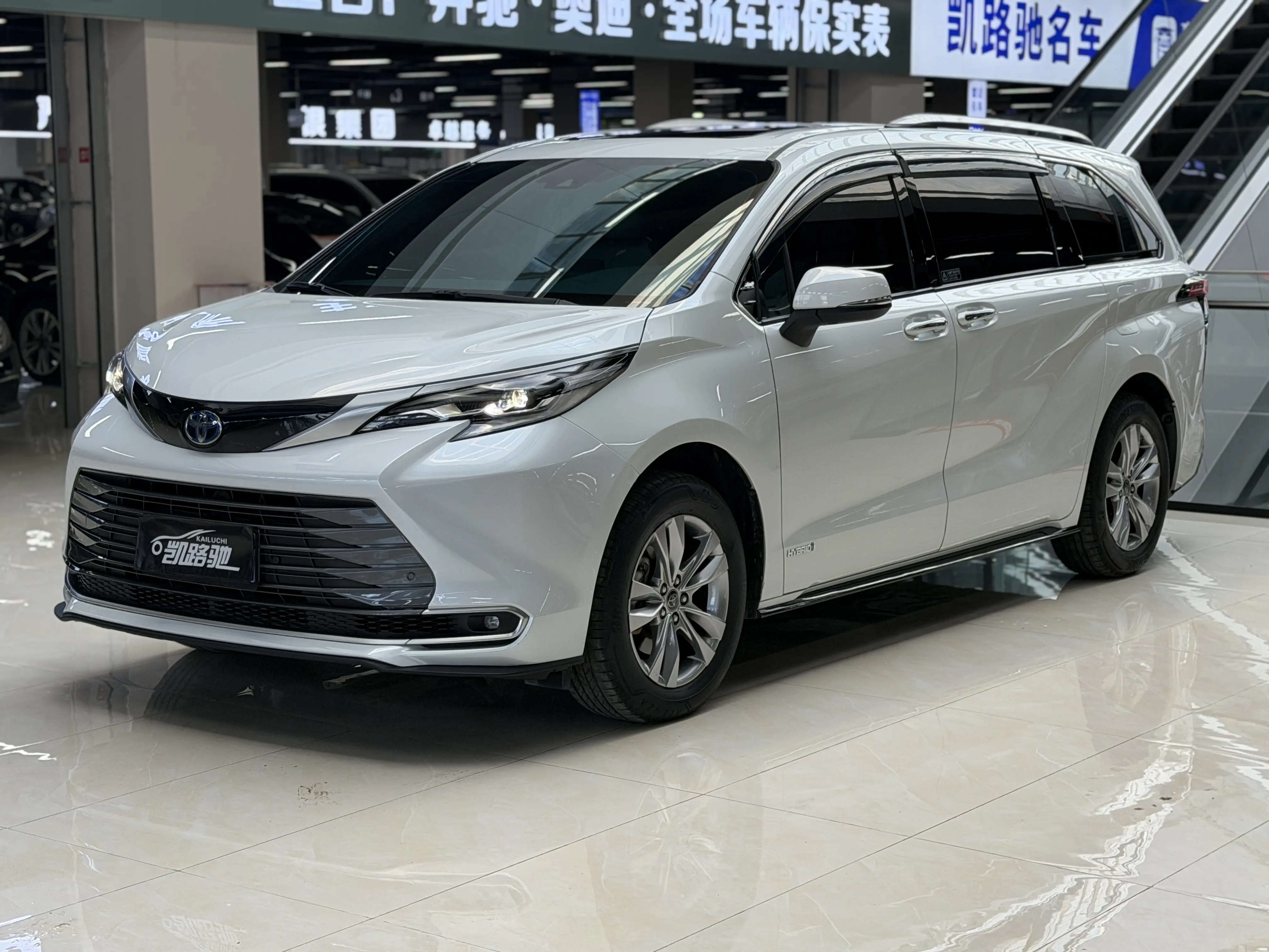 Toyota Sienna  из Китая