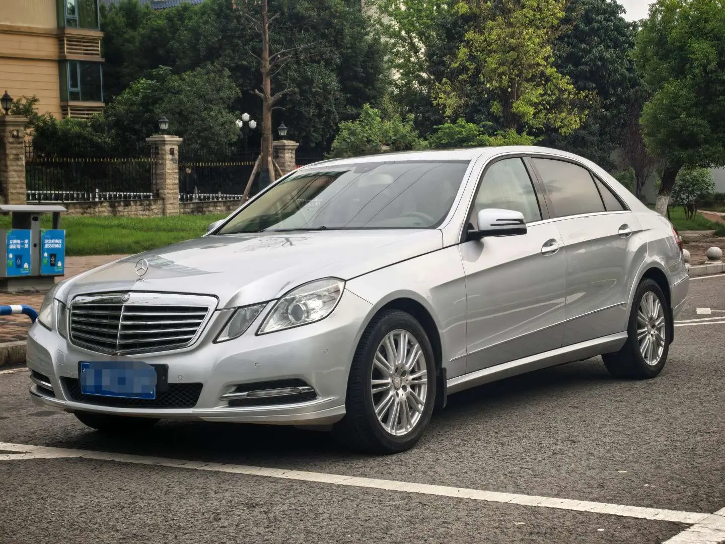 Mercedes-Benz E-Class  из Китая