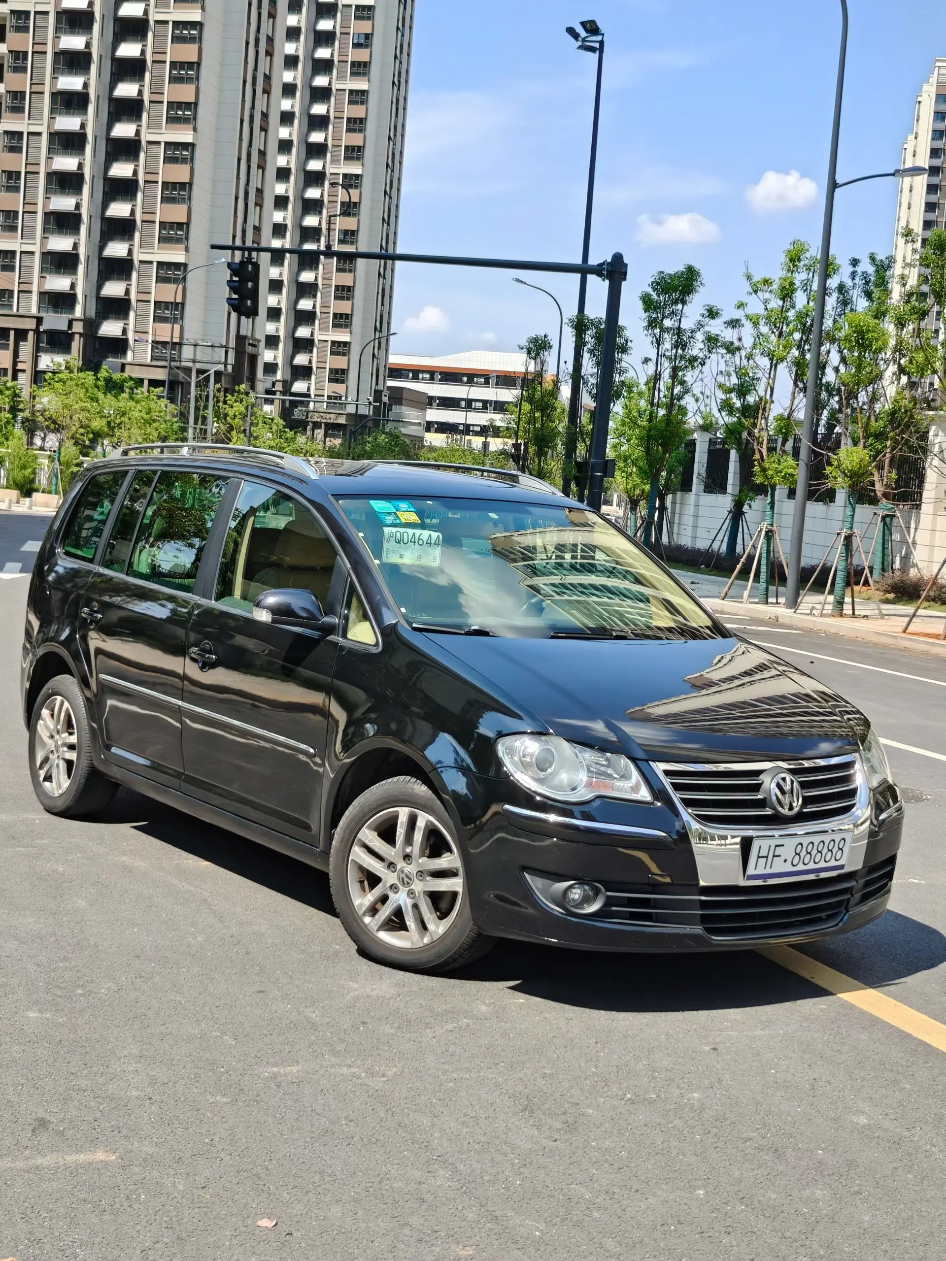 Volkswagen Touran  из Китая