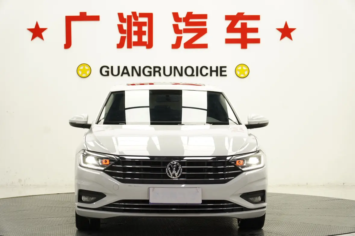 Volkswagen Sagitar  из Китая