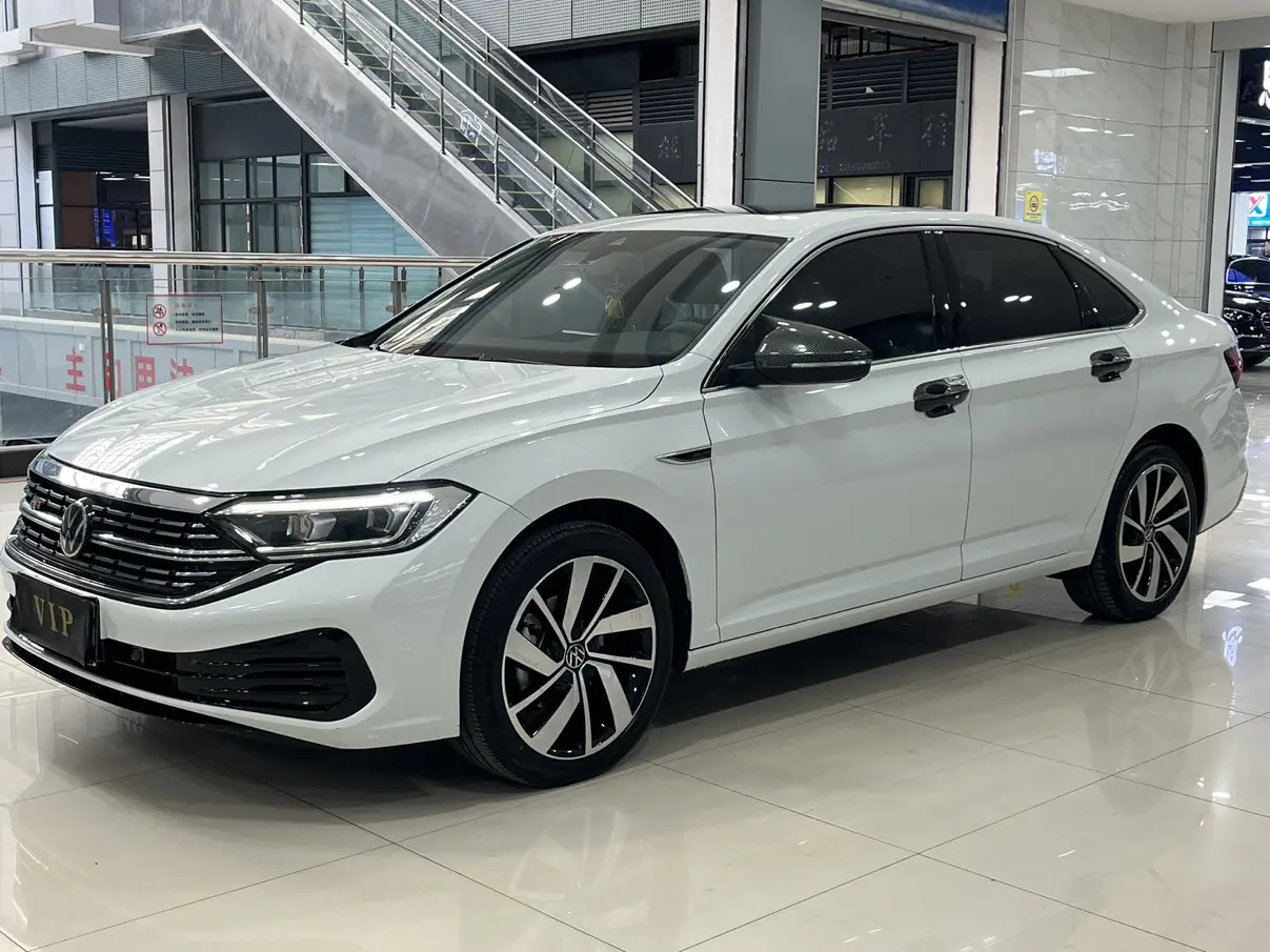 Volkswagen Sagitar  из Китая