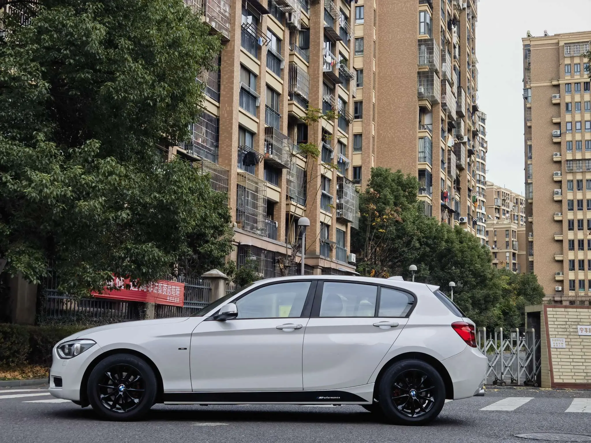 BMW 1 Series  из Китая