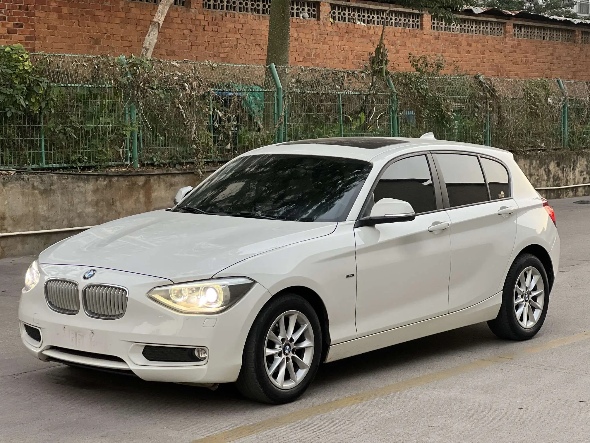 BMW 1 Series  из Китая