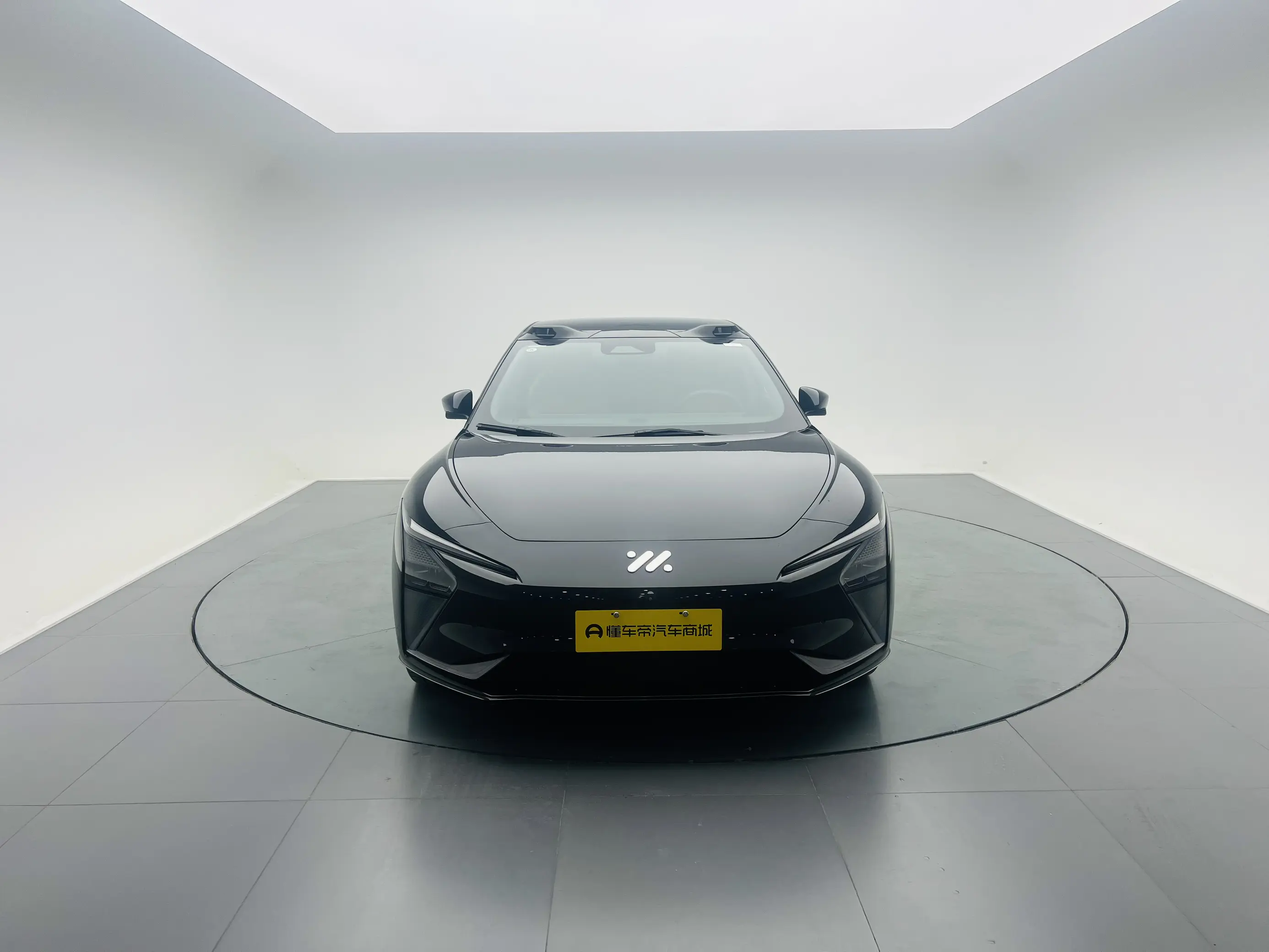 Zhiji L7  из Китая