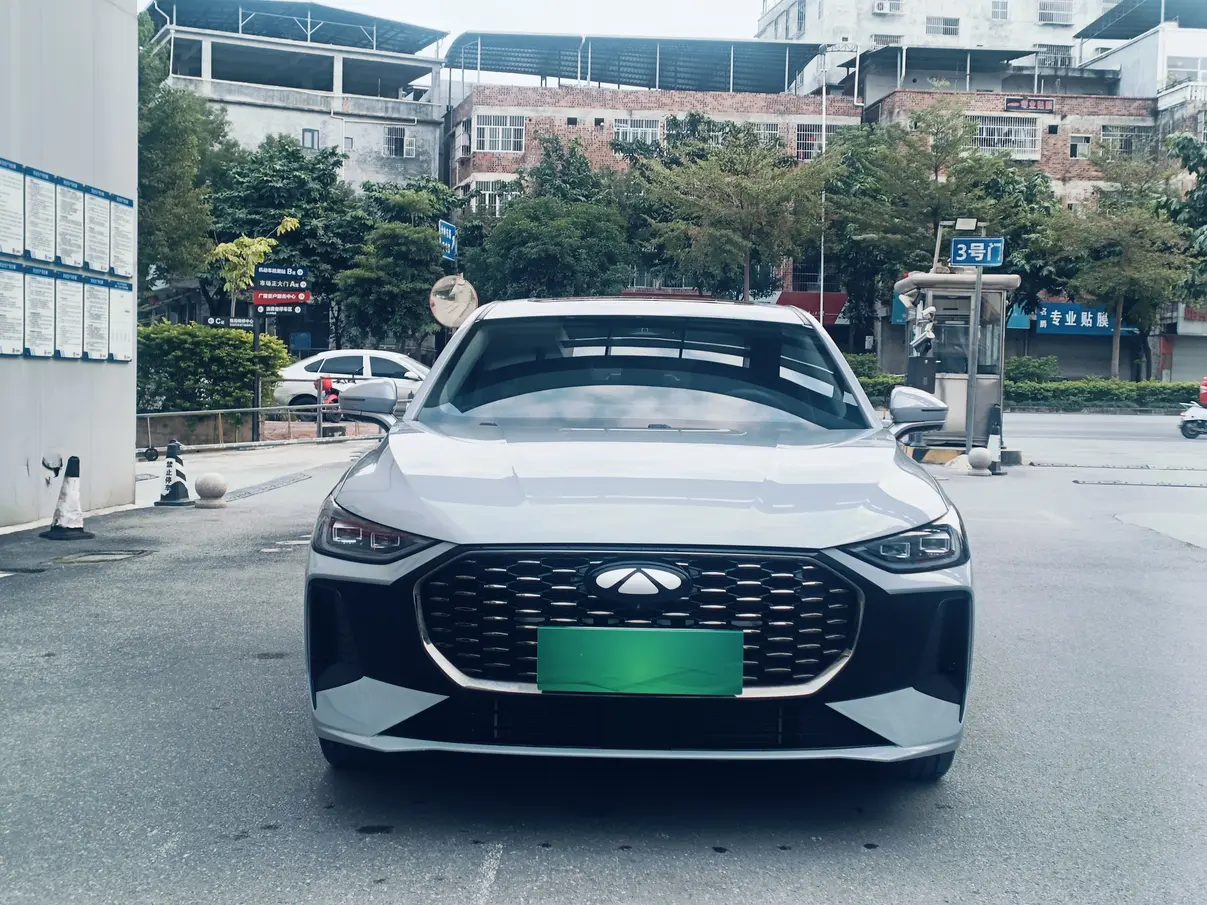 Chery Fengyun A8L  из Китая