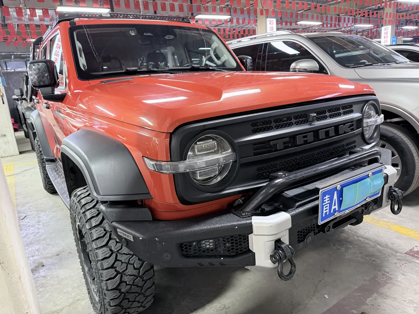 Tank 300  из Китая