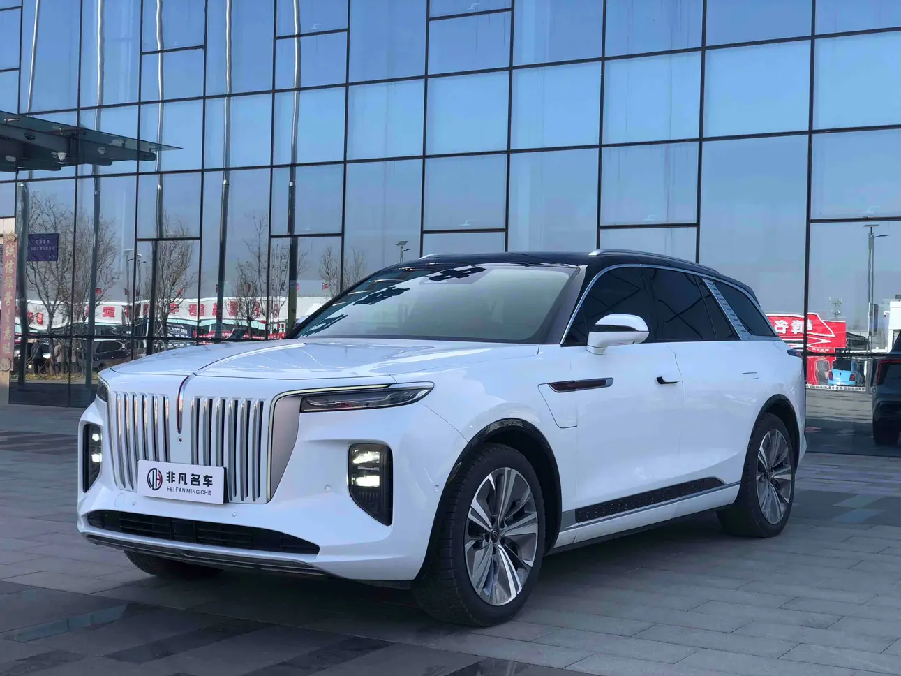 Hongqi E-HS9  из Китая