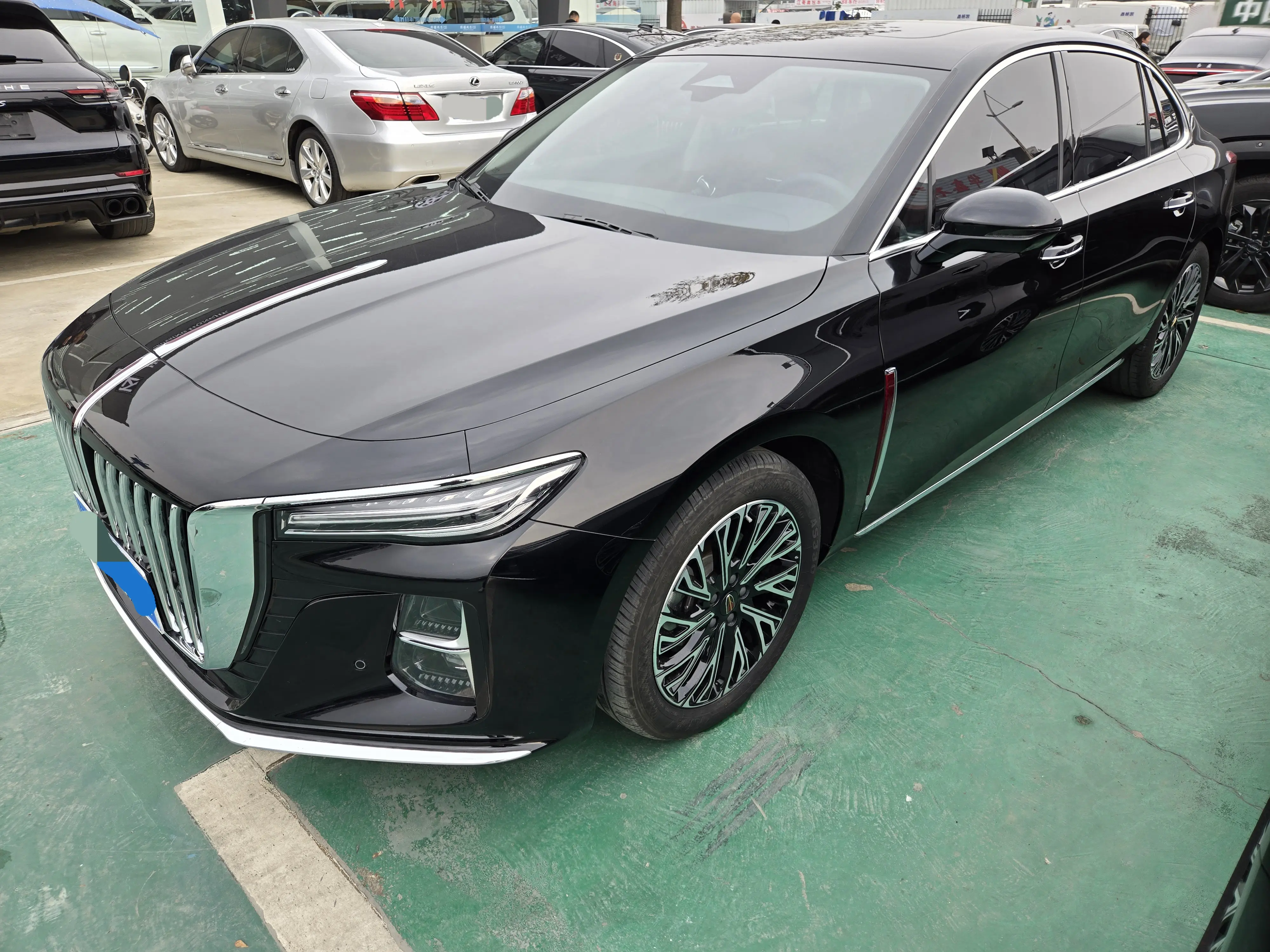Hongqi H5  из Китая