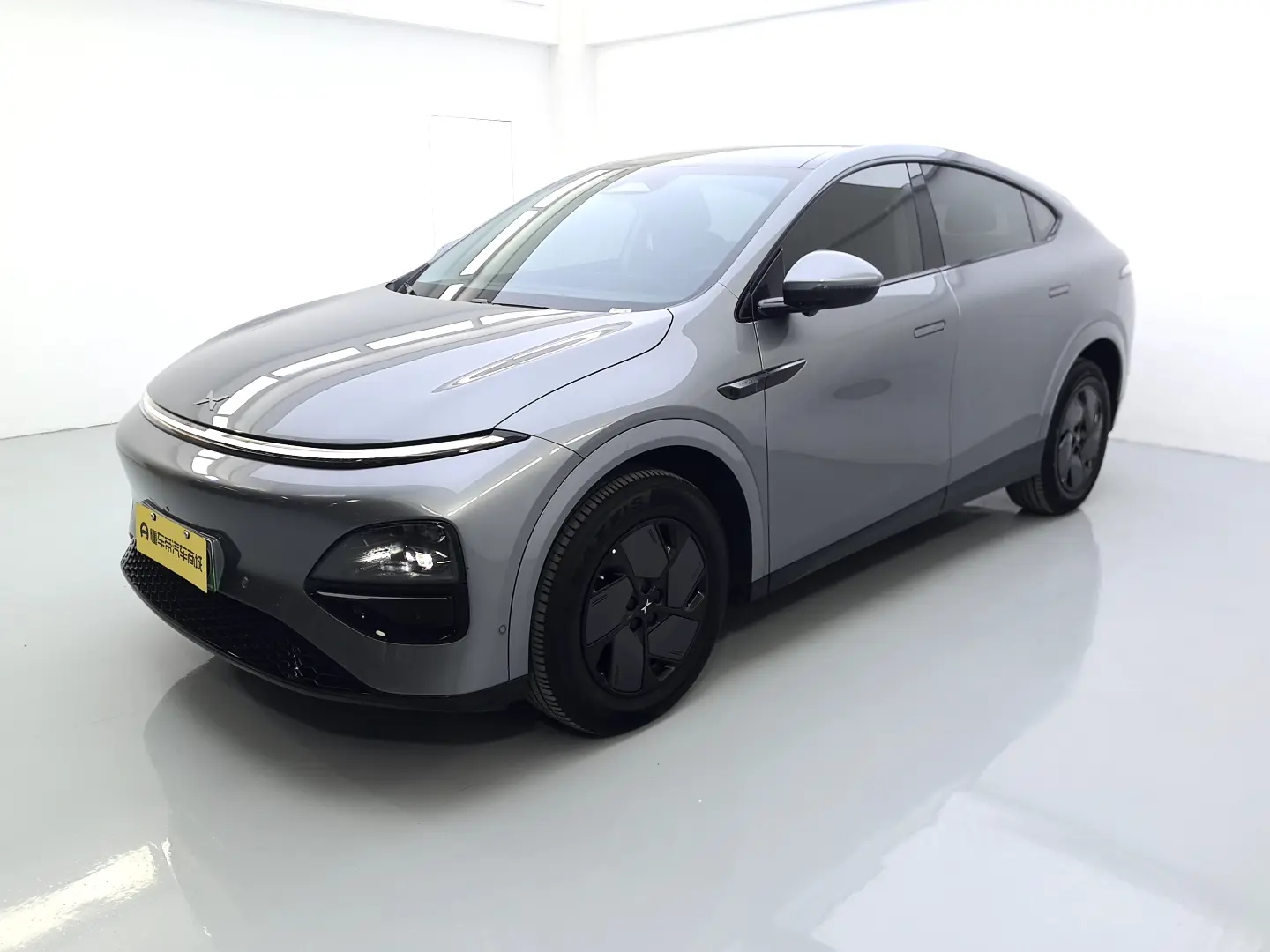 Xpeng G6  из Китая