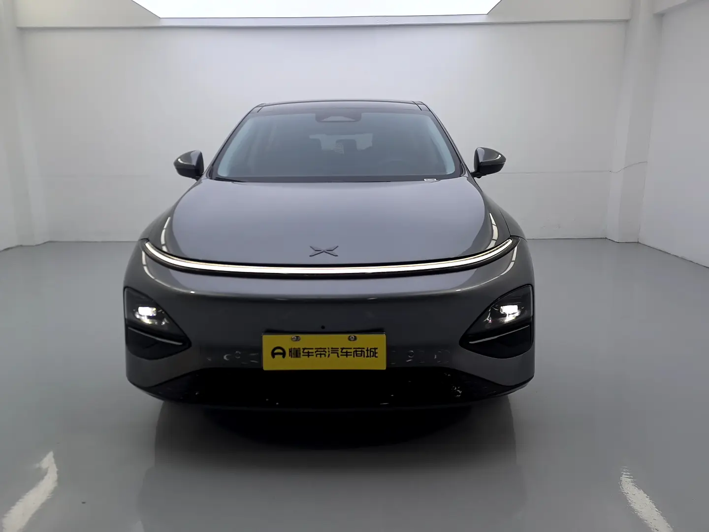 Xpeng G6  из Китая