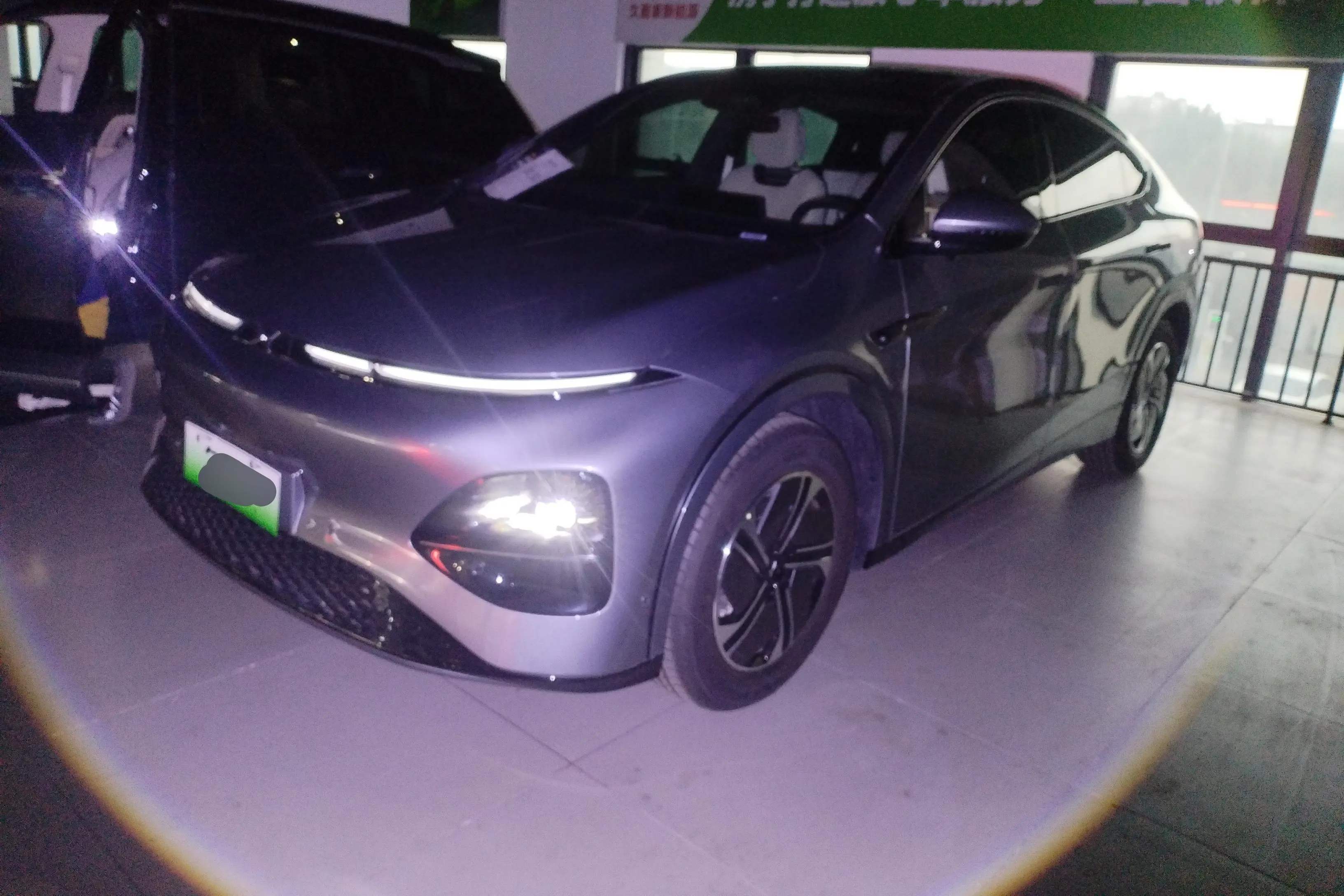 Xpeng G6  из Китая