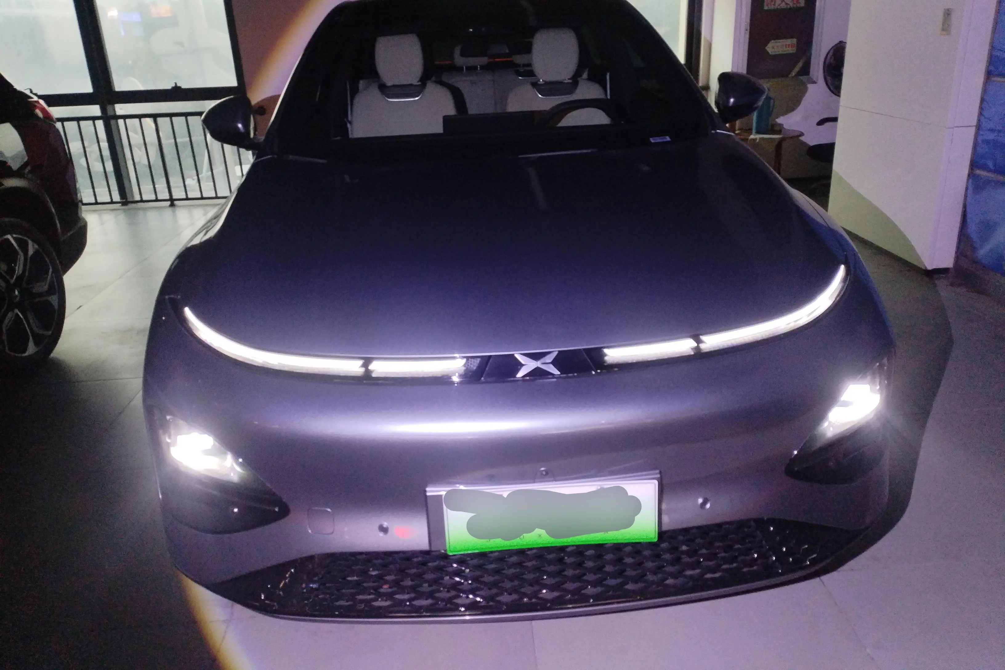 Xpeng G6  из Китая