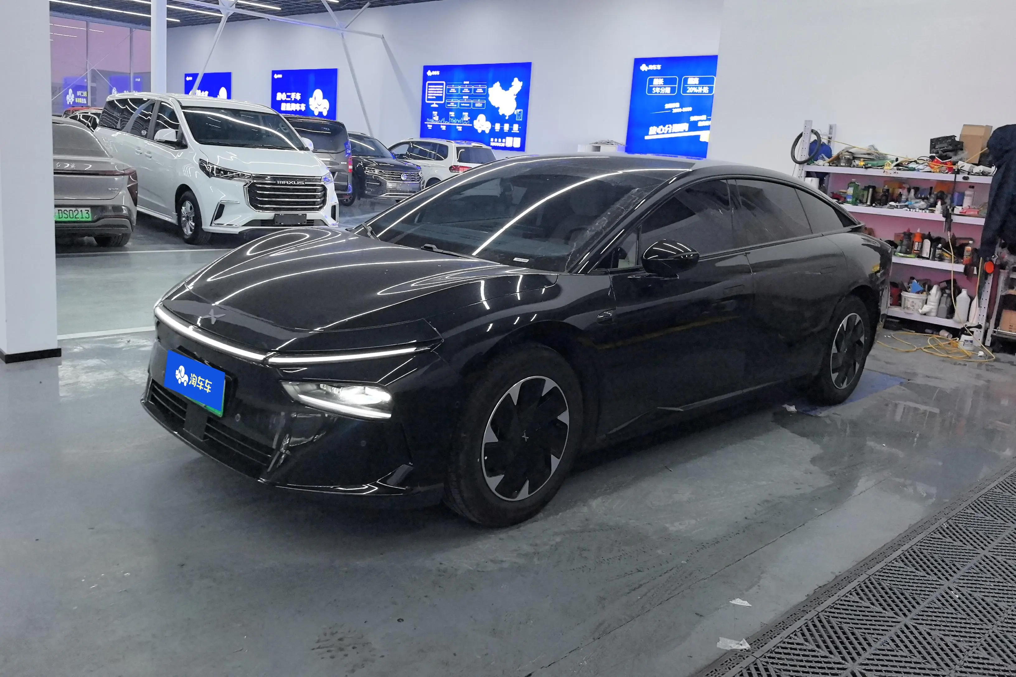 Xpeng P7+  из Китая