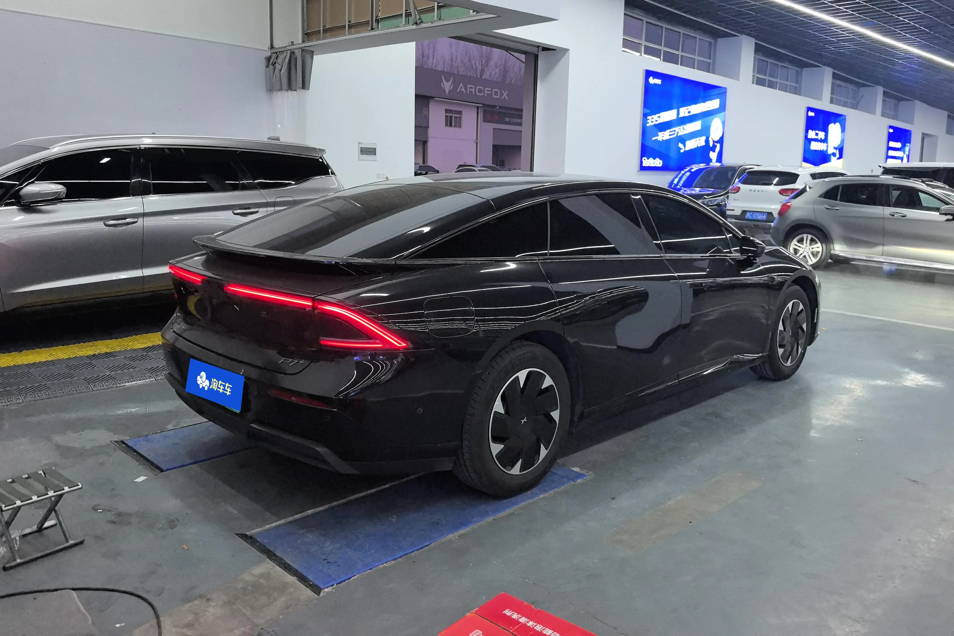 Xpeng P7+  из Китая