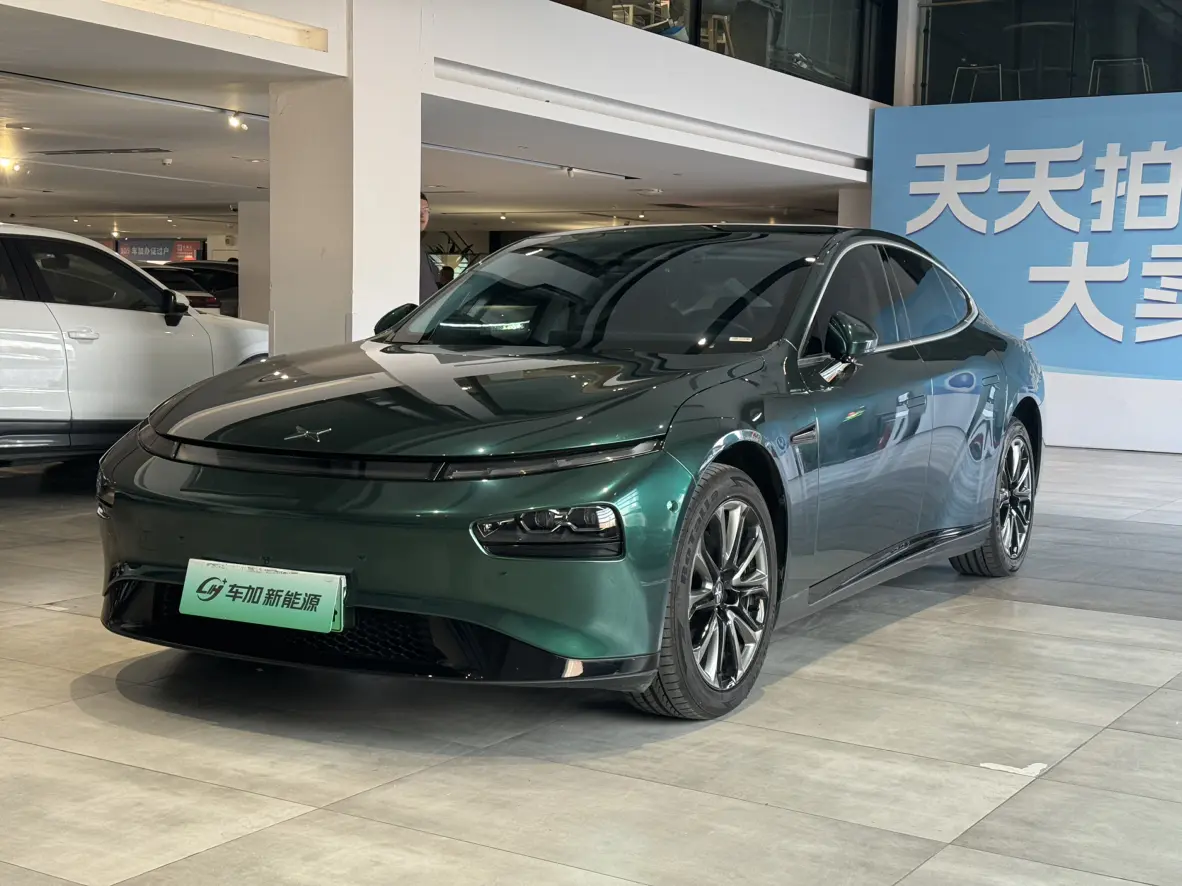 Xpeng P7  из Китая