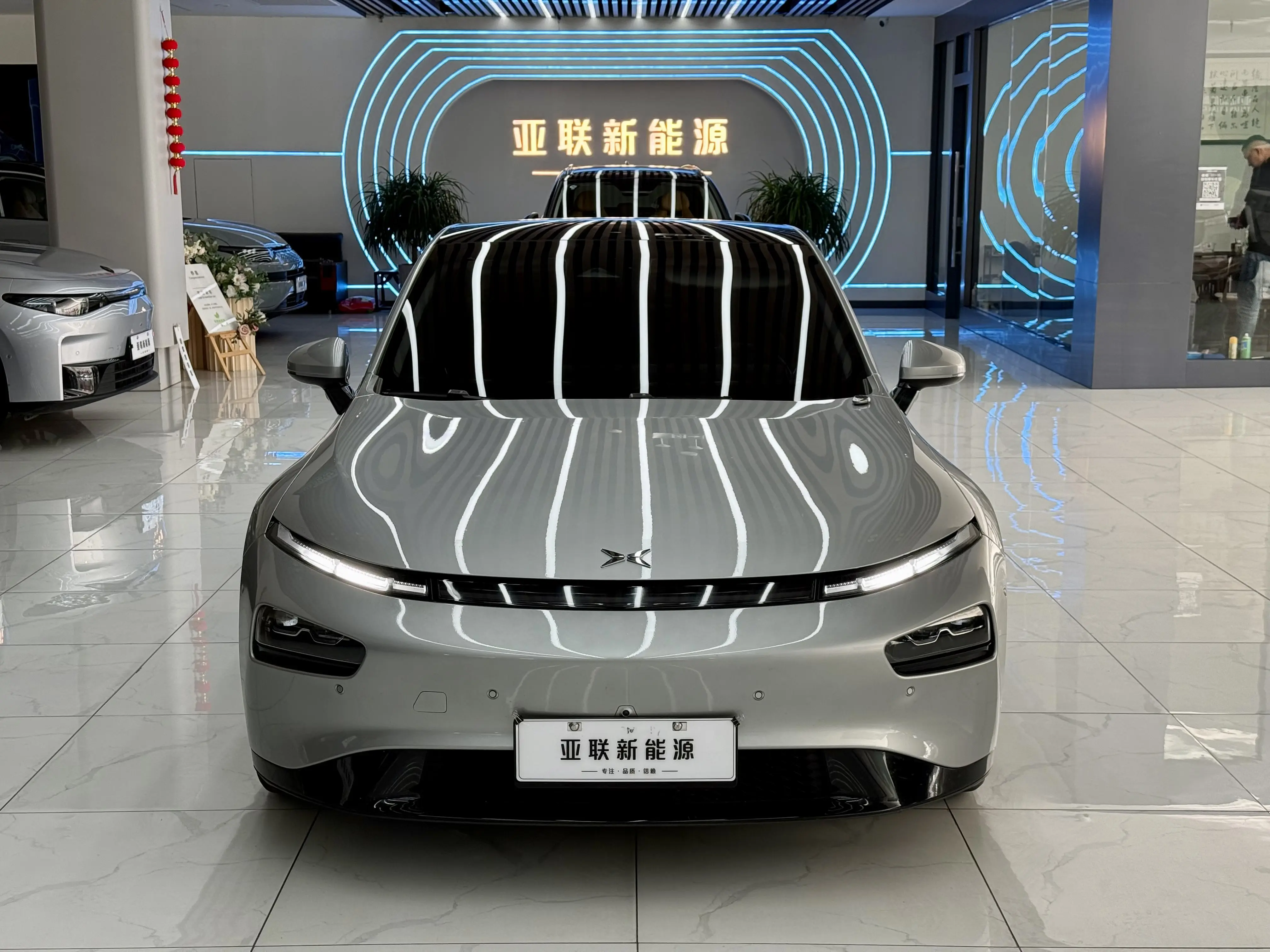 Xpeng P7  из Китая