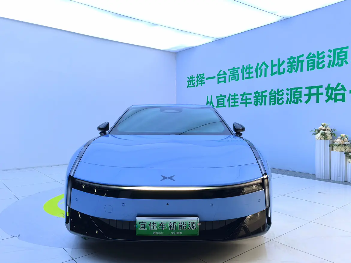 Xpeng P7  из Китая