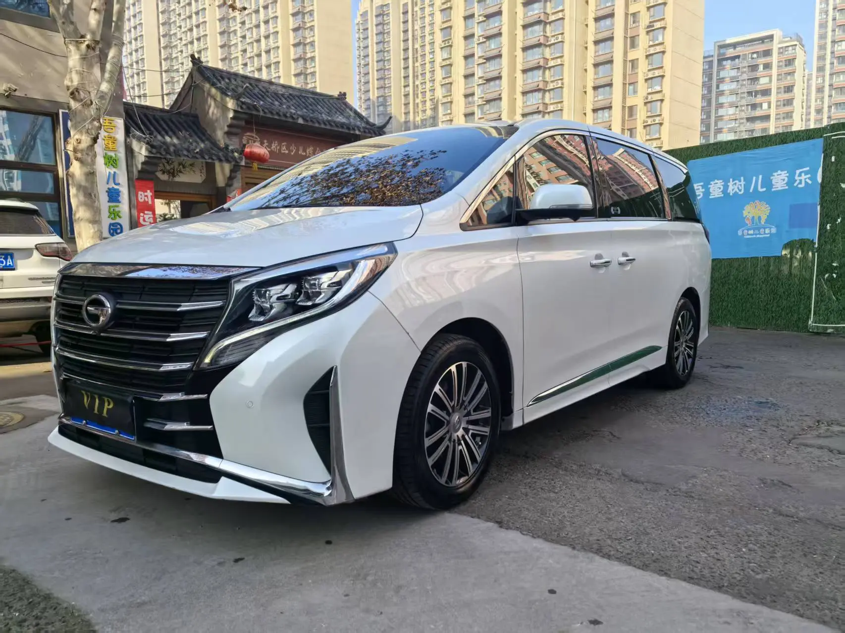GAC Trumpchi M8  из Китая