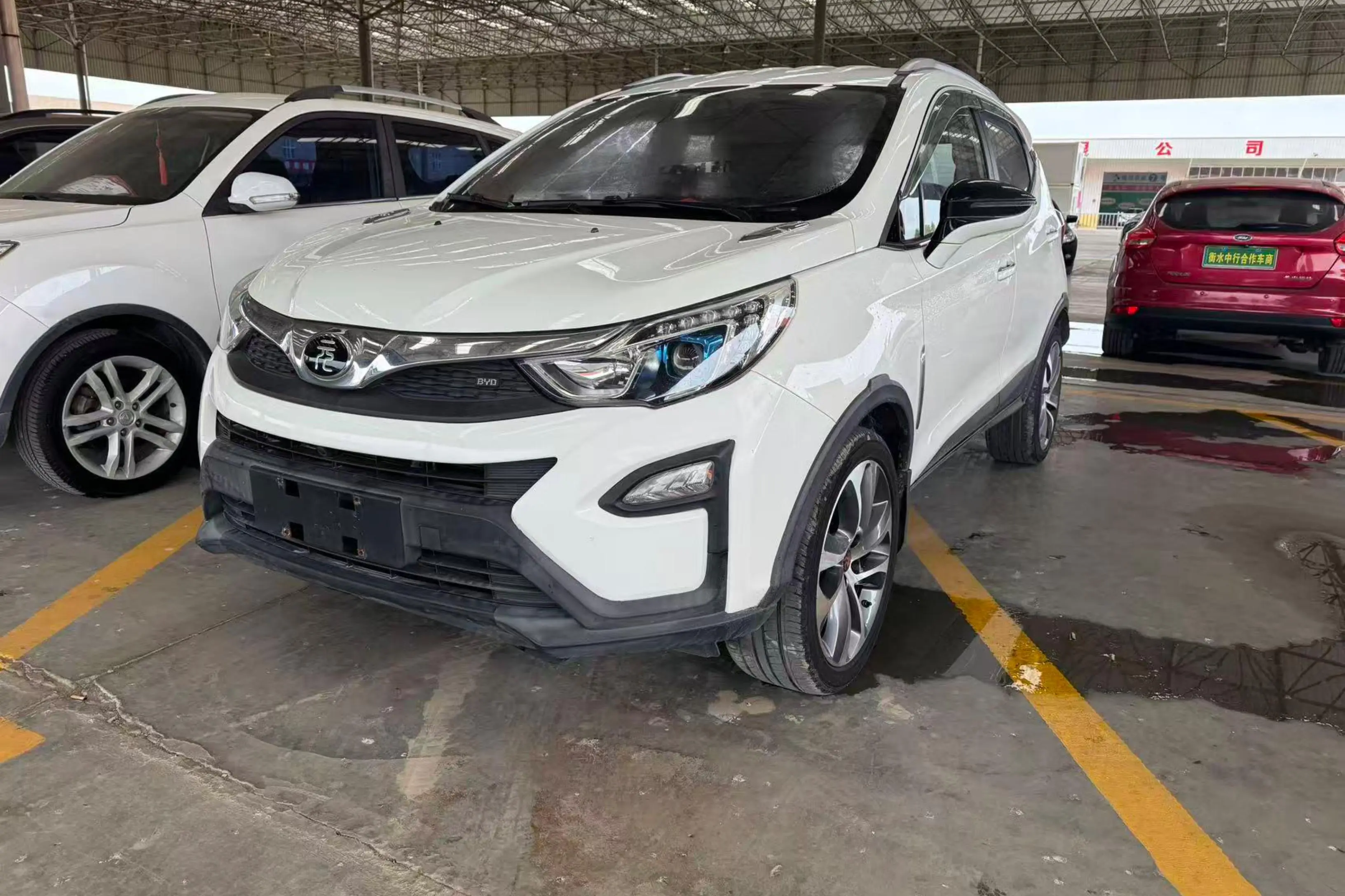 BYD Yuan  из Китая