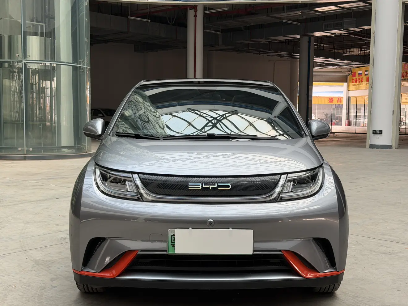 BYD Dolphin  из Китая