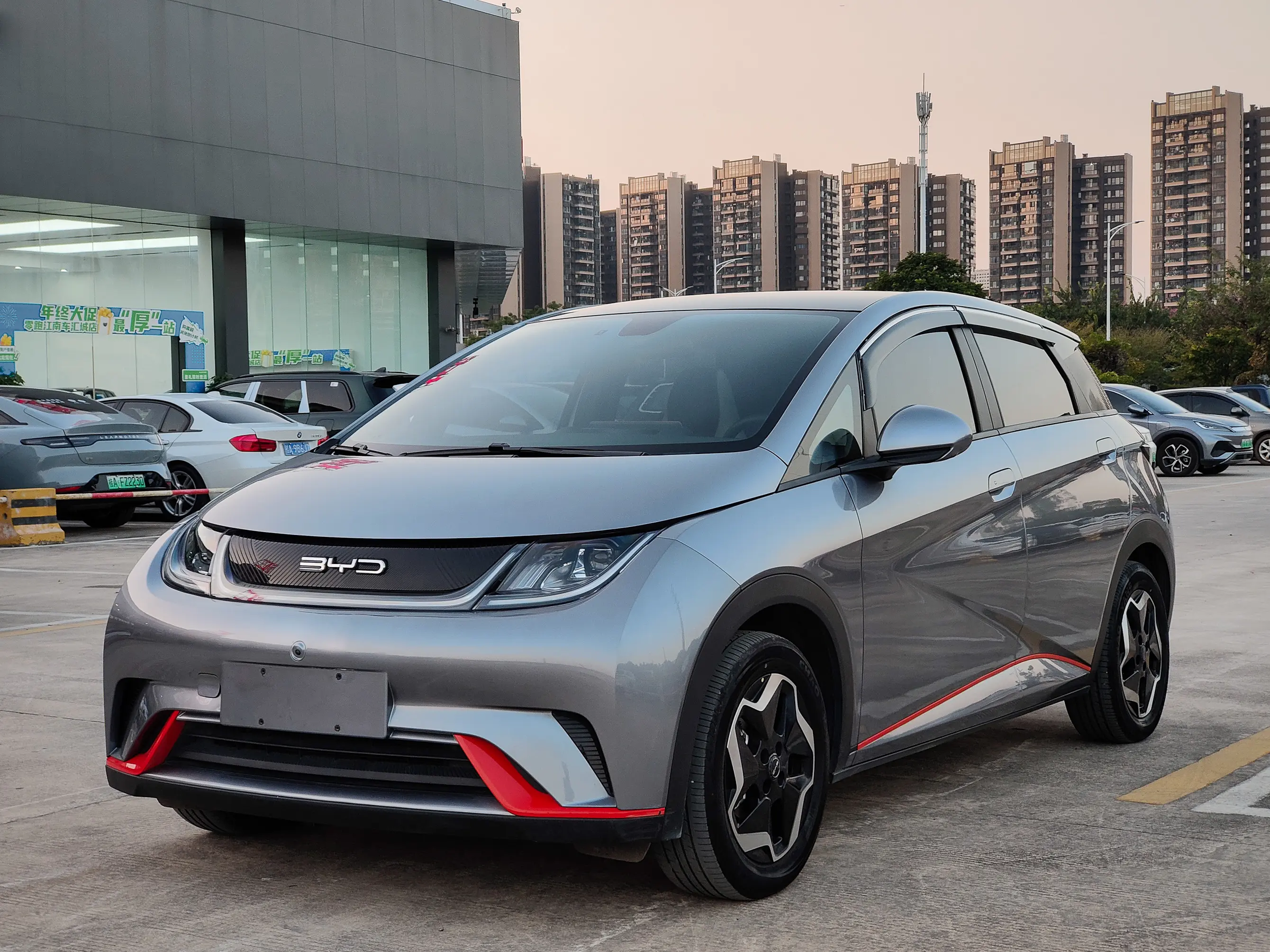 BYD Dolphin  из Китая