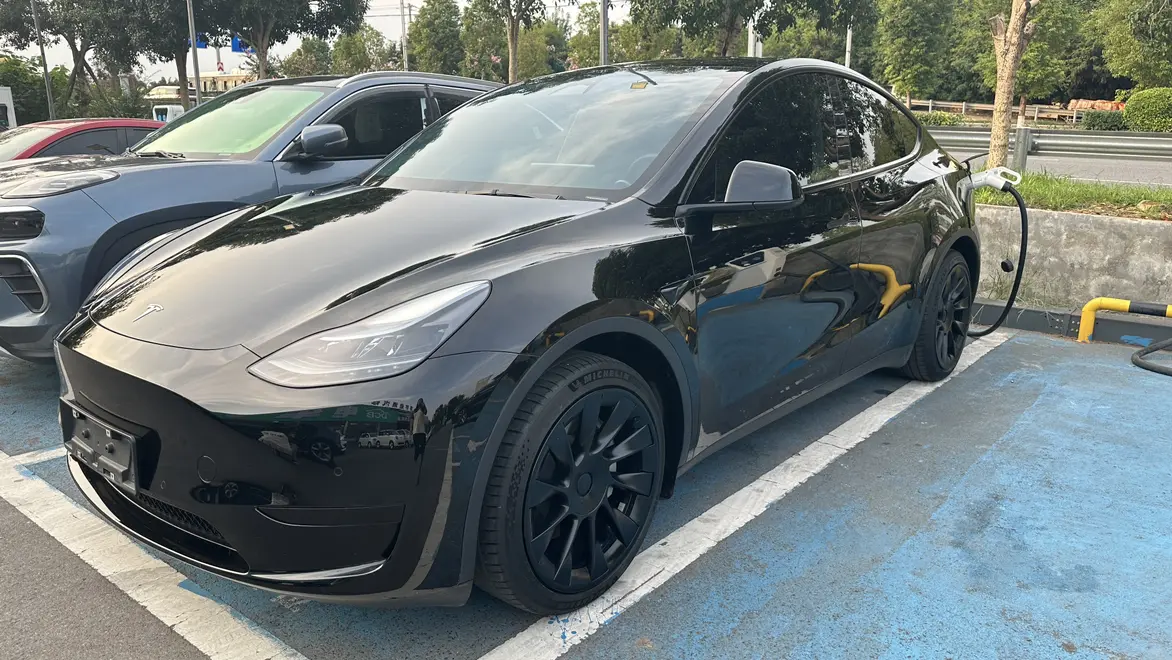 Tesla Model Y  из Китая