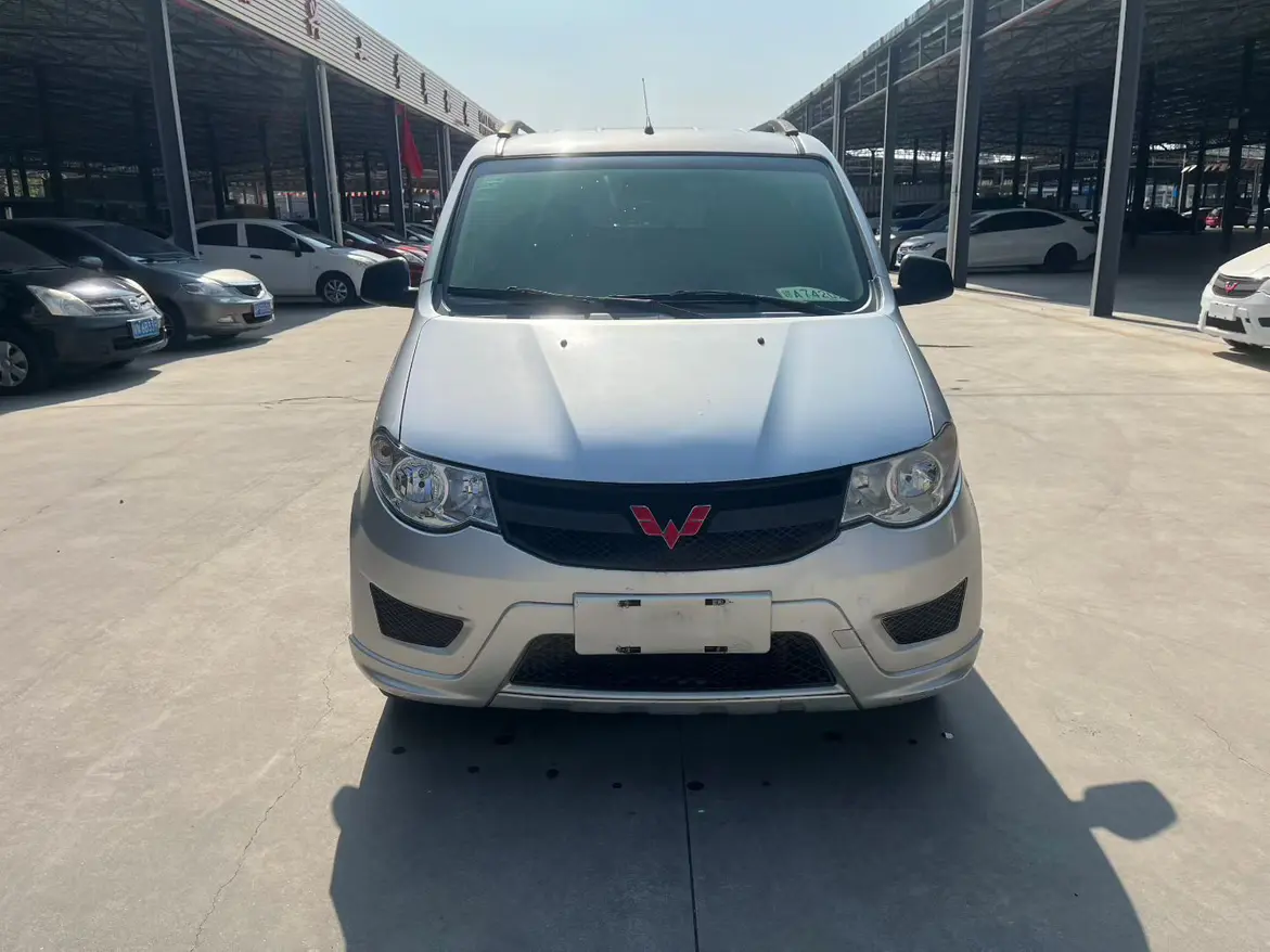 Wuling Hongguang  из Китая