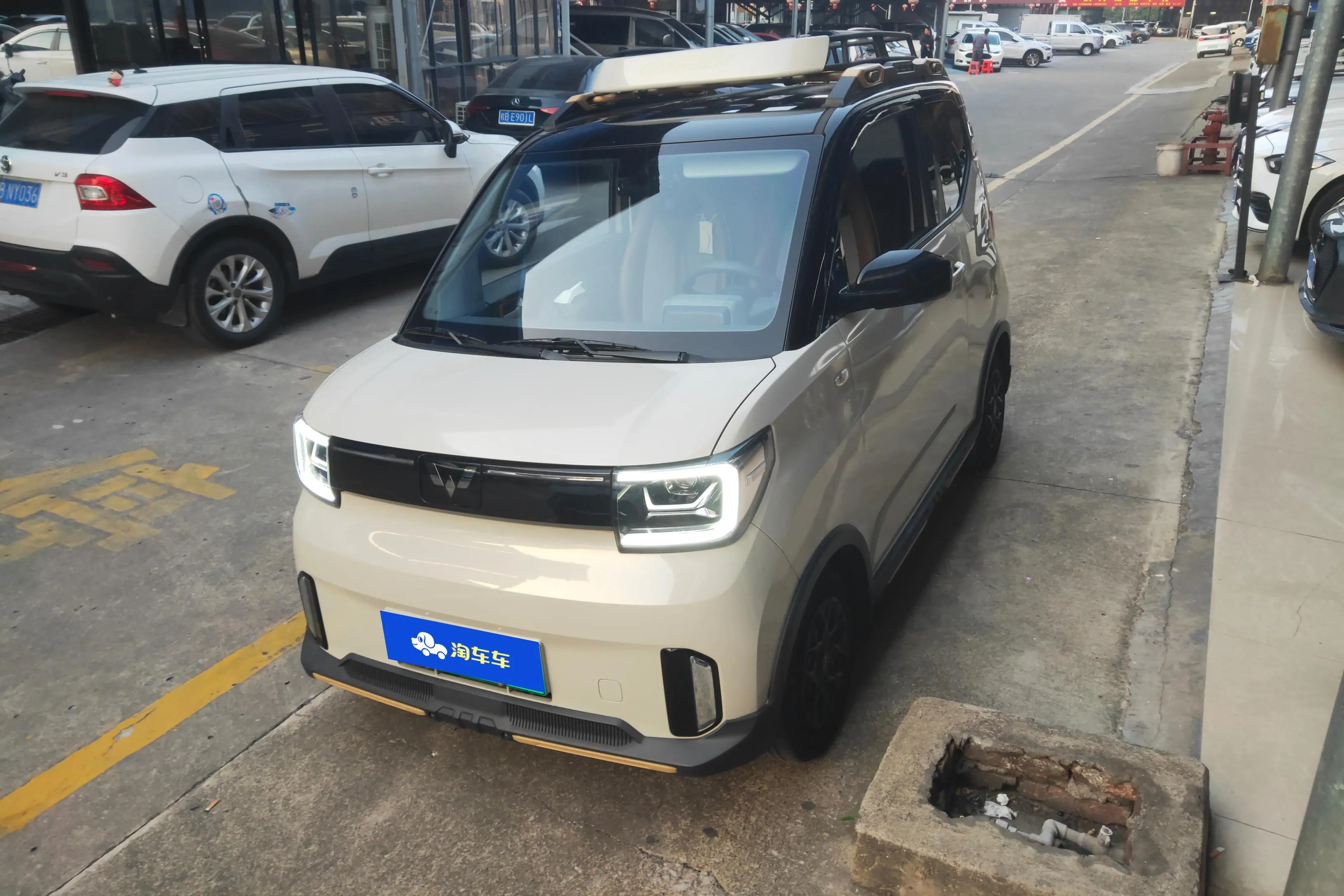 Wuling Hongguang MINIEV  из Китая