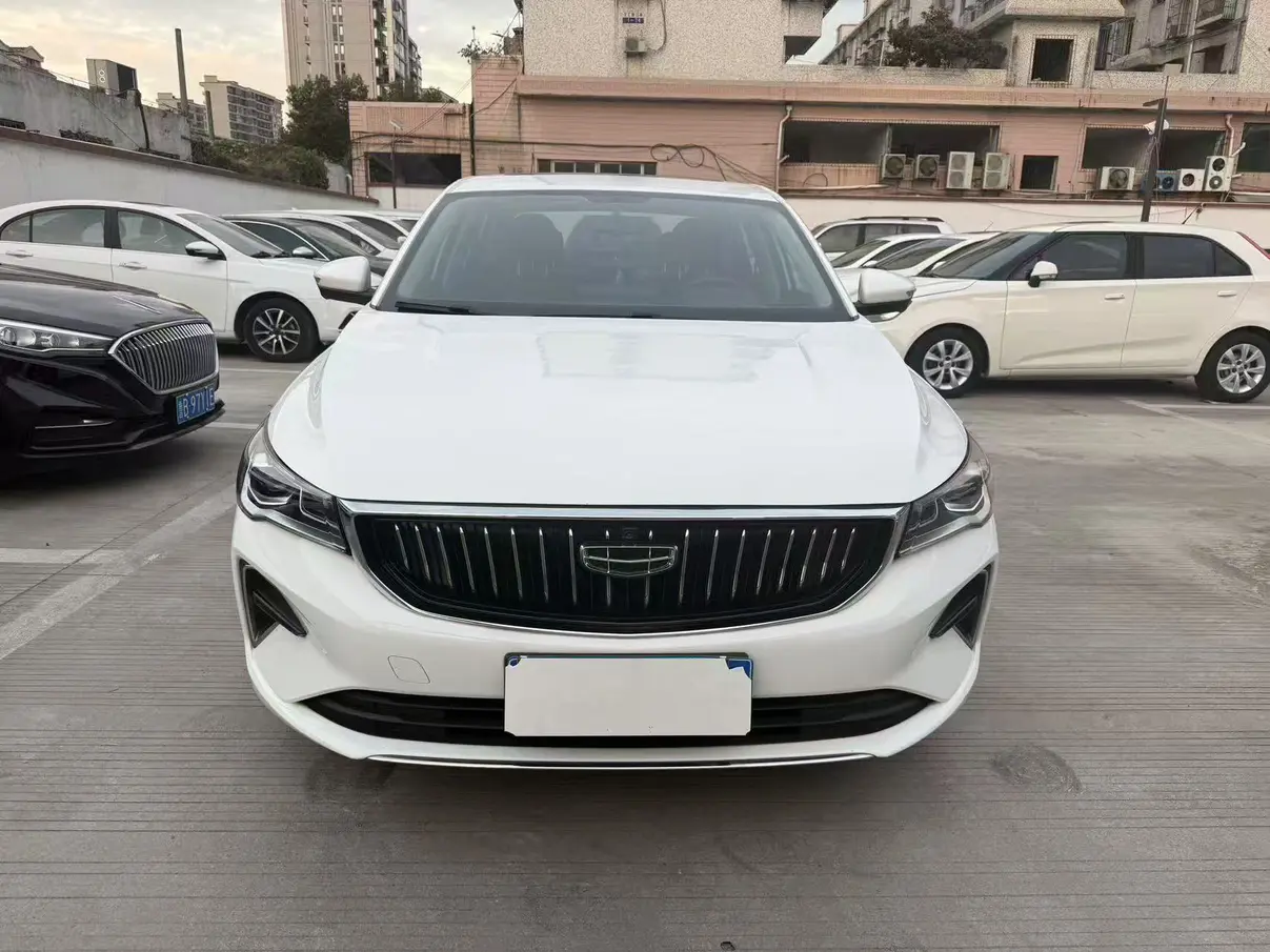 Geely Emgrand  из Китая