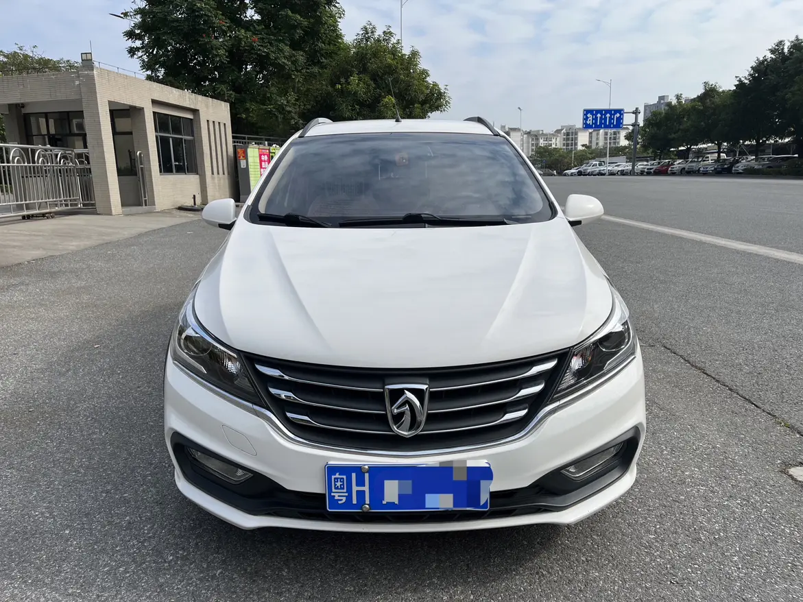 Baojun 310W  из Китая