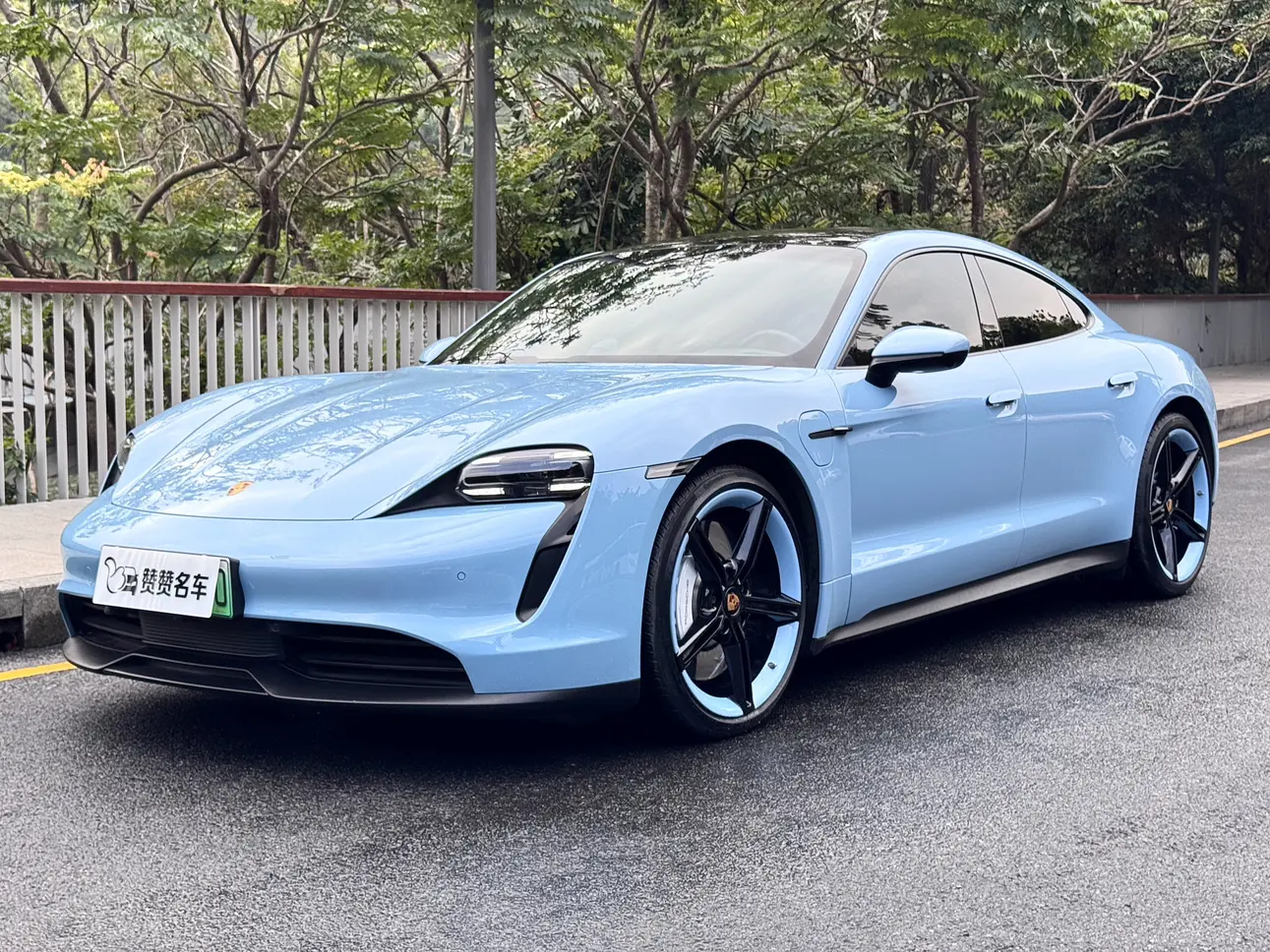 Porsche Taycan  из Китая