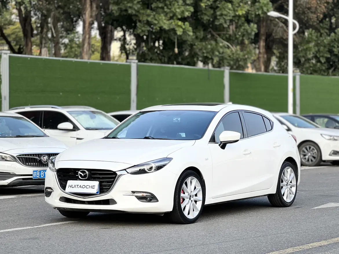 Mazda Axela (Mazda3)  из Китая