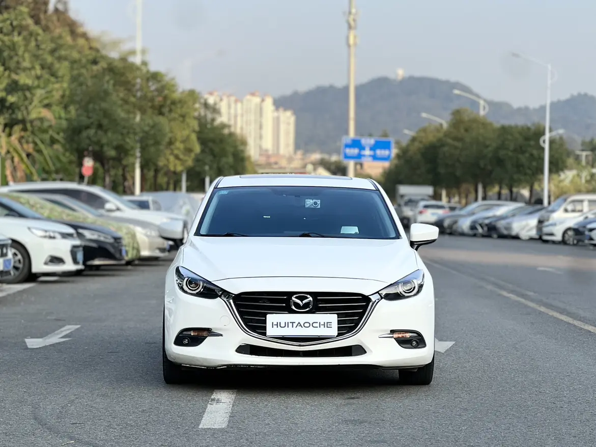 Mazda Axela (Mazda3)  из Китая