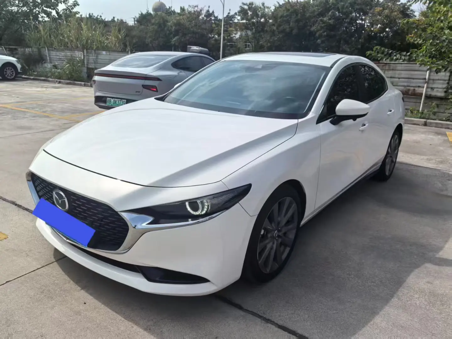 Mazda Axela (Mazda3)  из Китая