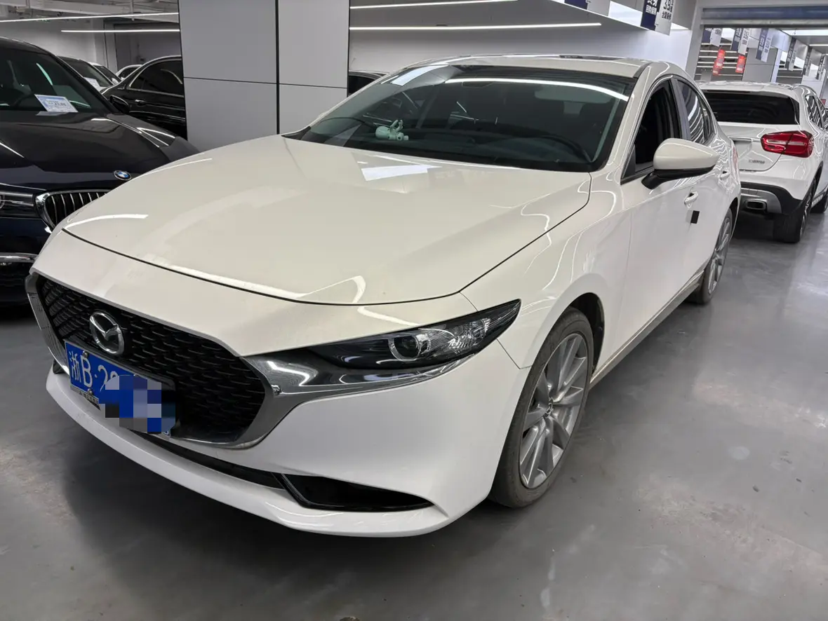 Mazda Axela (Mazda3)  из Китая