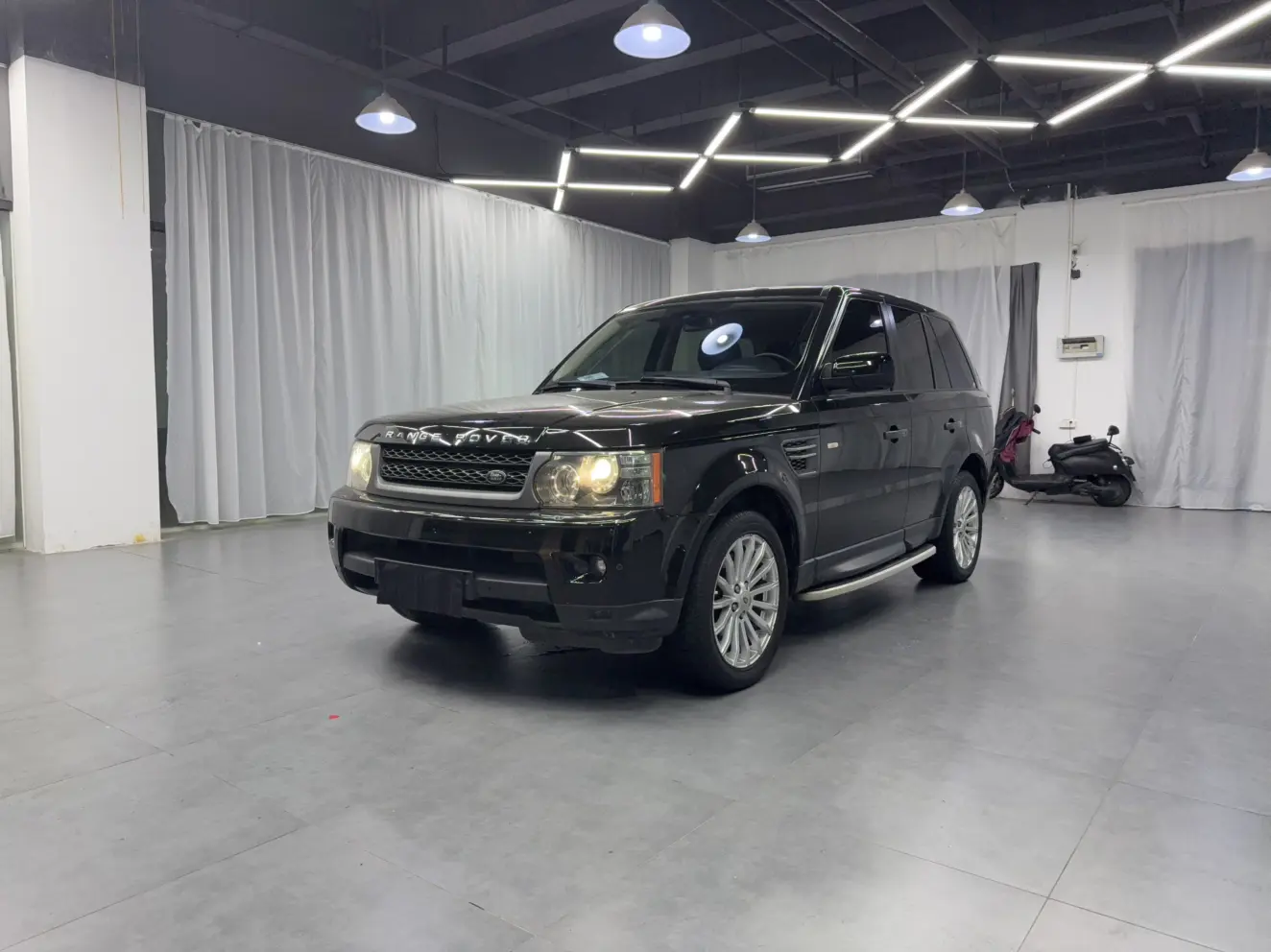 Land Rover Range Rover Sport  из Китая
