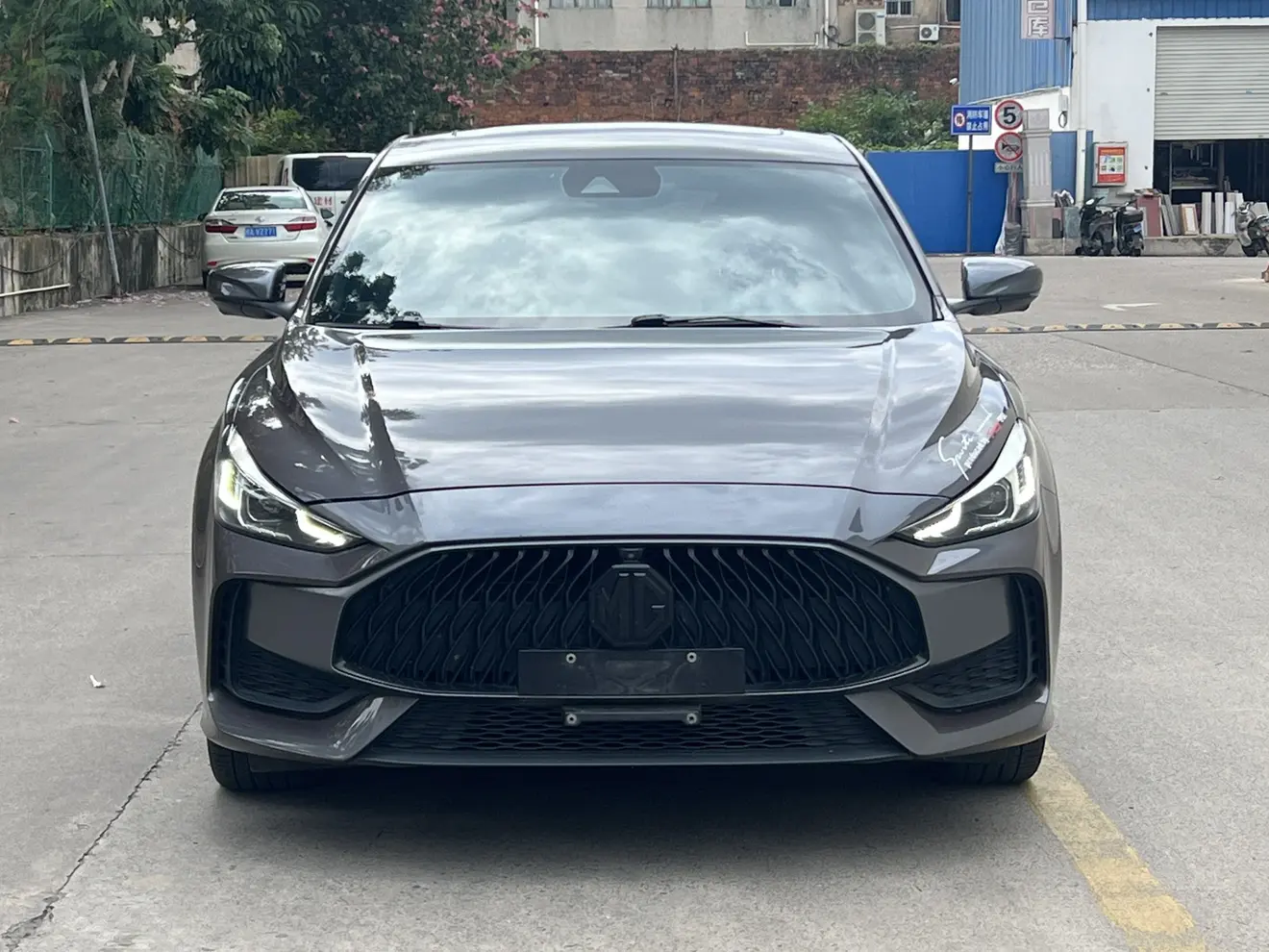 MG 5  из Китая