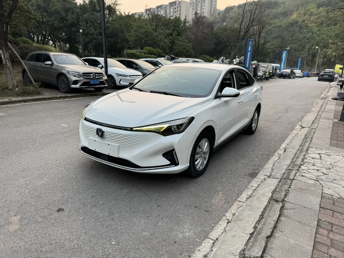 Changan Eado EV  из Китая
