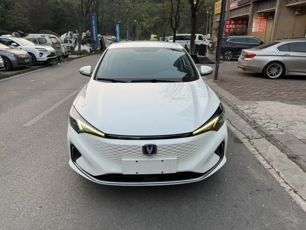 Changan Eado EV  из Китая