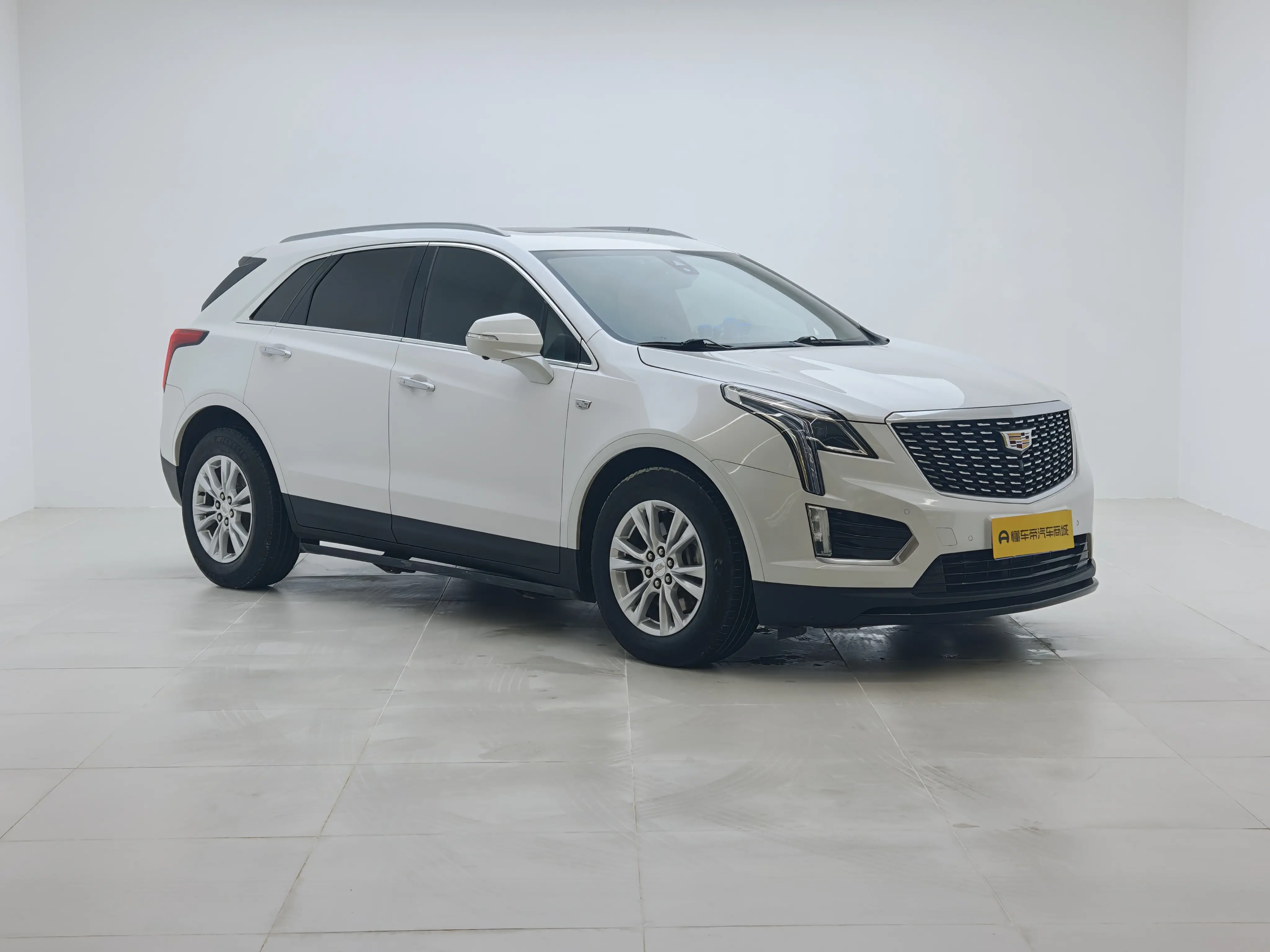 Cadillac XT5  из Китая