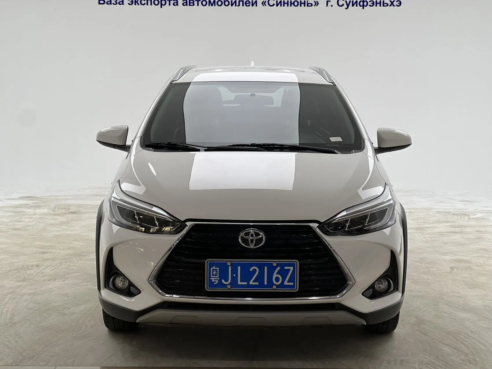 Toyota Yaris L  из Китая