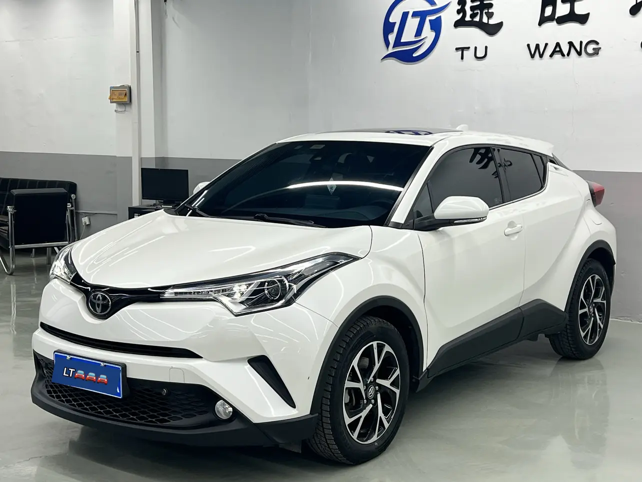Toyota C-HR  из Китая