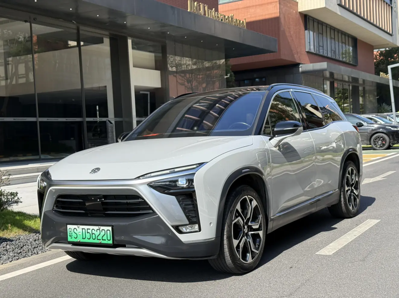 NIO ES8  из Китая