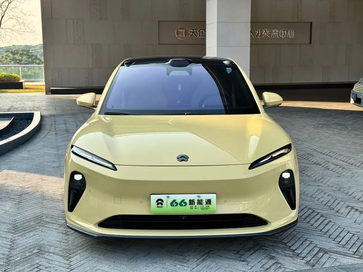 NIO ET5  из Китая