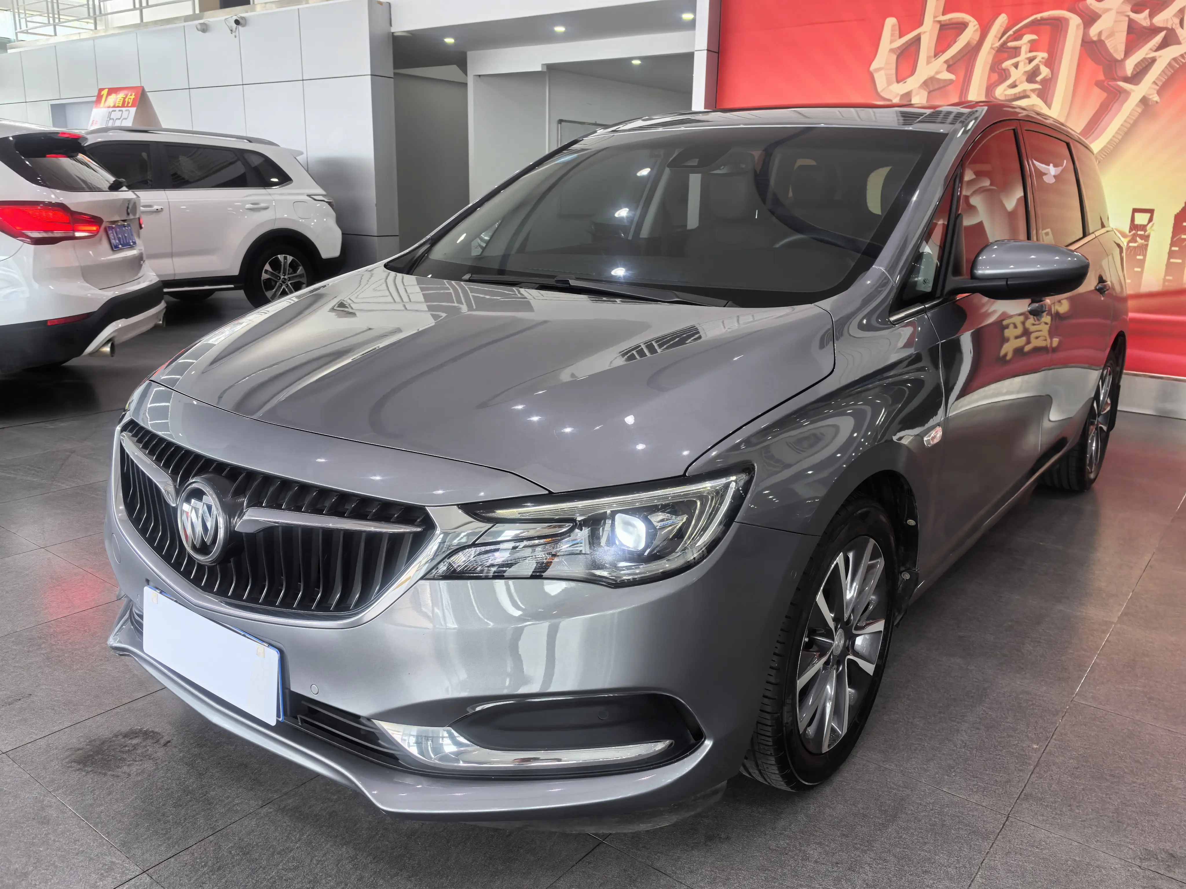 Buick GL6  из Китая