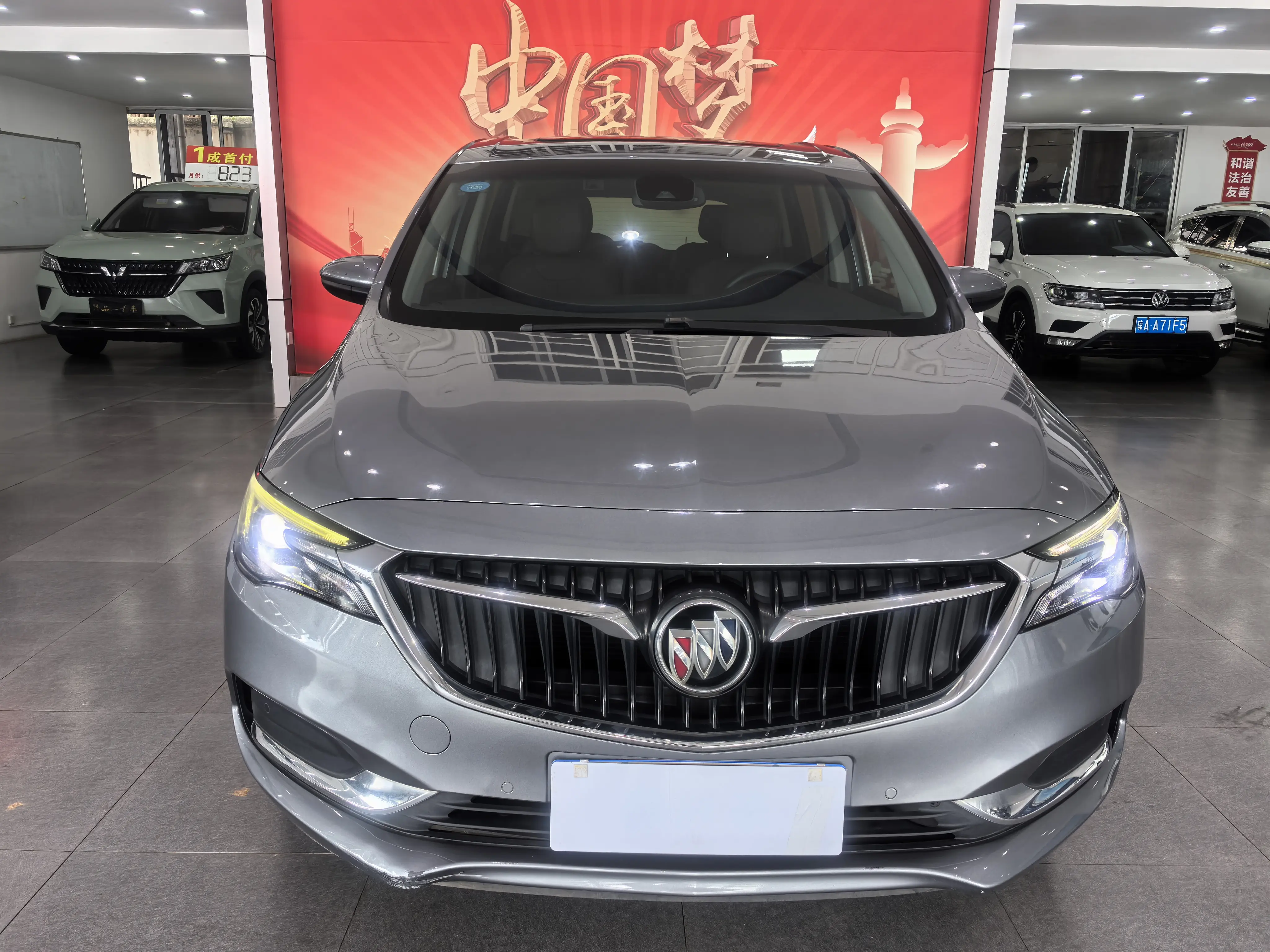 Buick GL6  из Китая