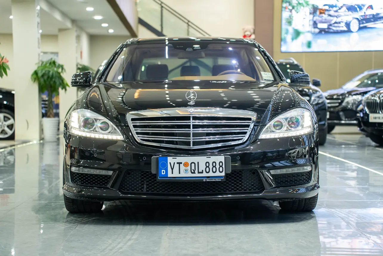 Mercedes-Benz S-Class AMG  из Китая