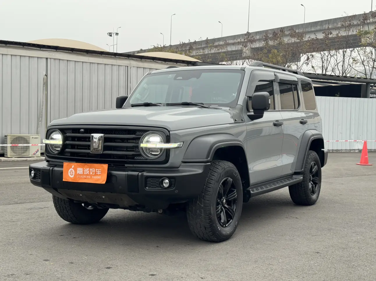 Tank 300  из Китая