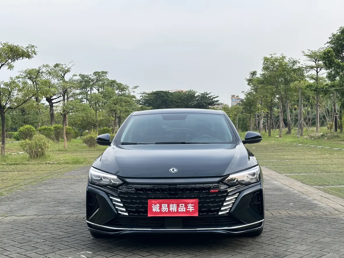 Dongfeng Yixuan MAX  из Китая